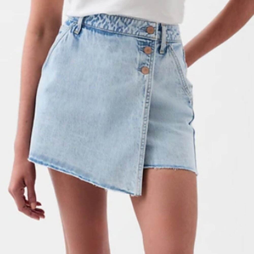 GAP Light Wash Denim Wrap Mini Skort - NWT - Size 12